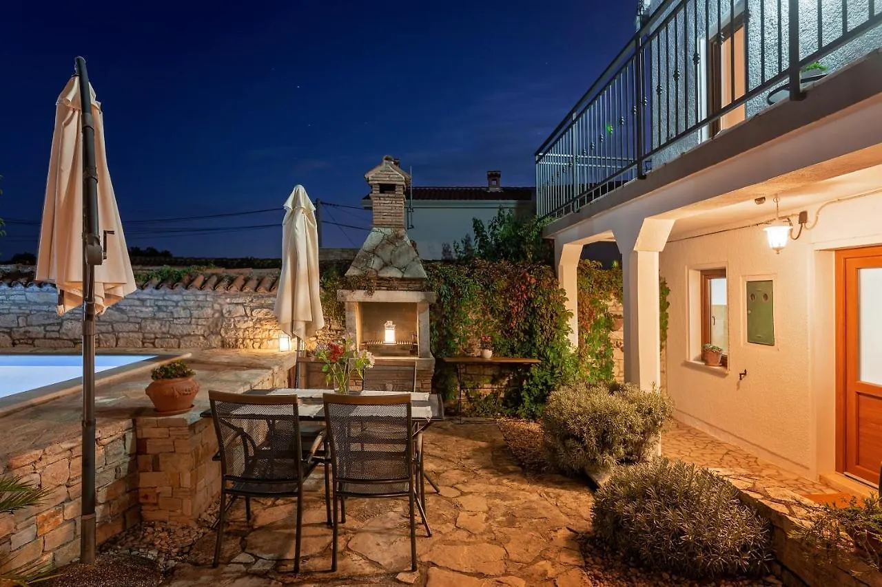 Villa Vito Kaštelir 0*,